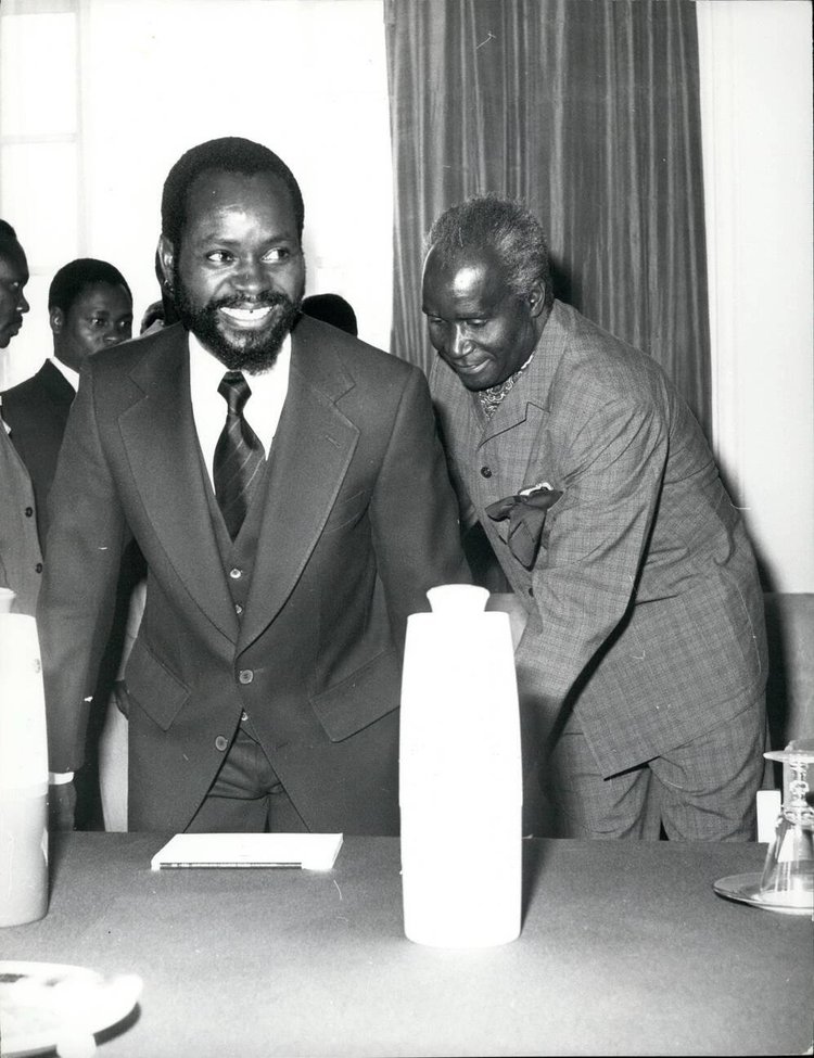 Samora Machel and Kenneth Kaunda in Lusaka during the Lusaka Talks; during these talk an agreement (The Lusaka Accord) was signed to end Portuguese colonial rule in Mozambique